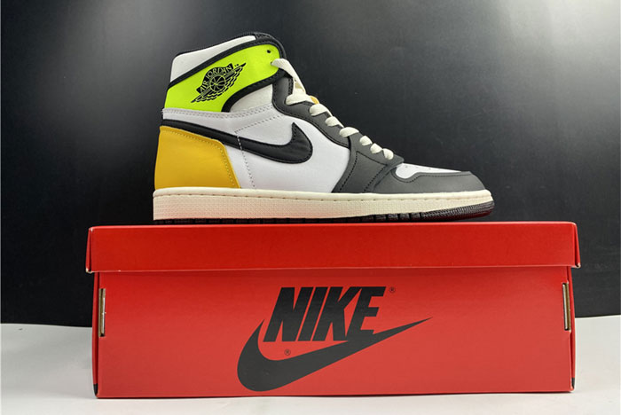 Air Jordan 1 High OG “University Gold" 555088-118