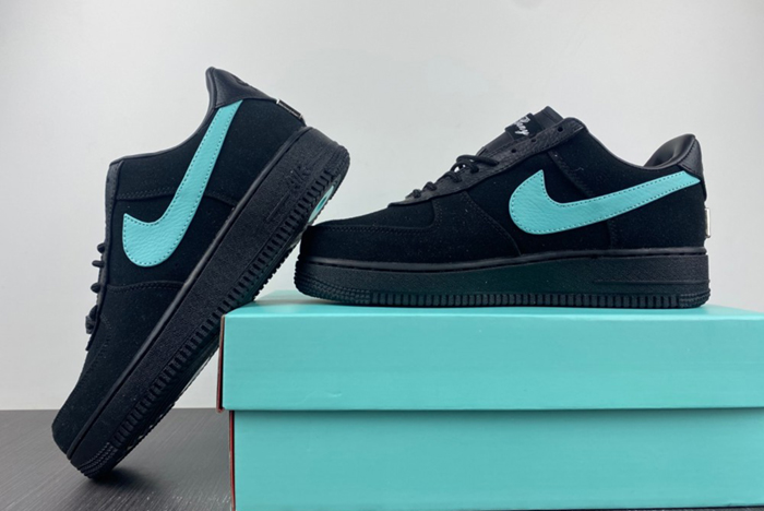 Tiffany & Co. x Nike Air Force 1 Low DZ1382-001