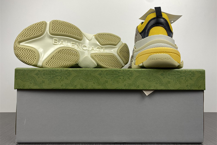 *BALENCIAGA 1.0 681067 UMO20 9766