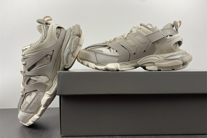 Balenciaga 3.0  542023 W3FE4 9597