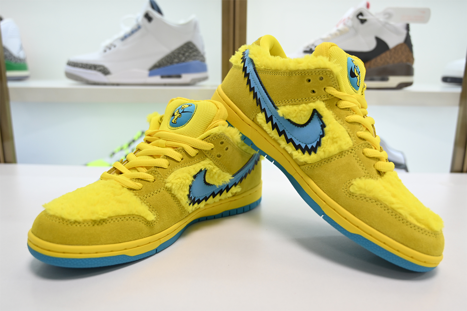 Grateful Dead x Nike SB Dunk Low“ Yellow Bear” CJ5378-700