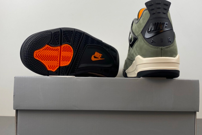 Jordan 4 Retro OG SP Undefeated (2025) IB1519-200