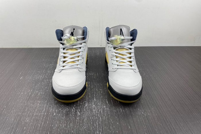 Jordan 5 Retro A Ma Maniére Diffused Blue FZ5758-004