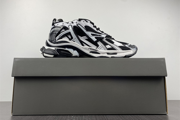 BALENCIAGA -Runner 7.0 WHITE/BLACK  677403 W3RB2 9010