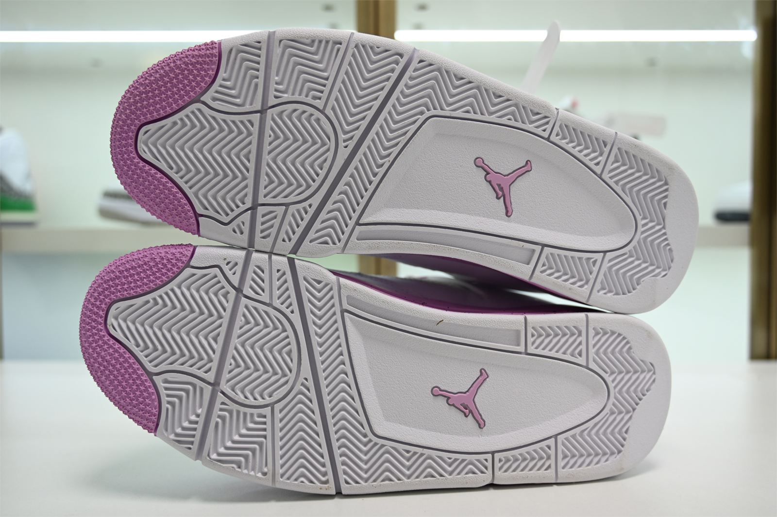 Air Jordan 4 pink CT8527-116