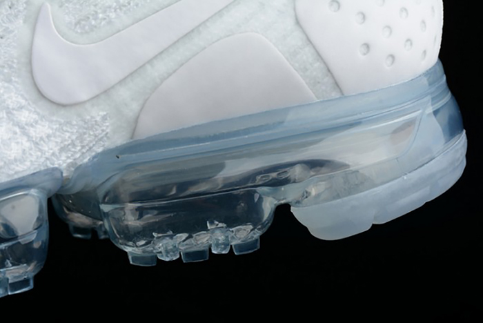 Nike Mens Air VaporMax Flyknit 2.0 Triple White 942842-100