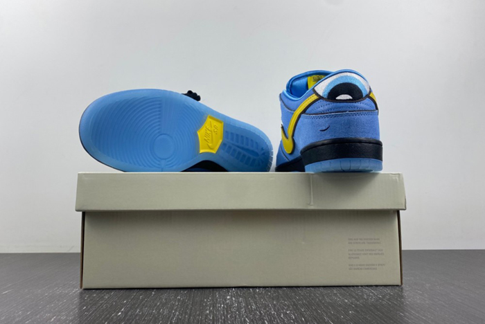 The Powerpuff Girls x Nike SB Dunk Low Bubbles FZ8320-400