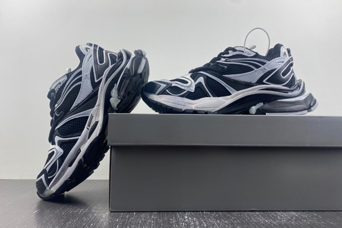 Balenciaga 7.5-2 black white 779066-W3RBXP-0213