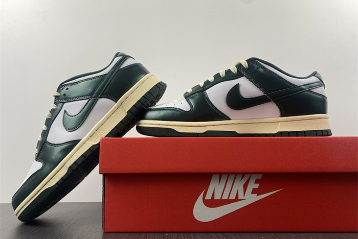 Nike Dunk Low “Vintage Green”   DQ8580-100