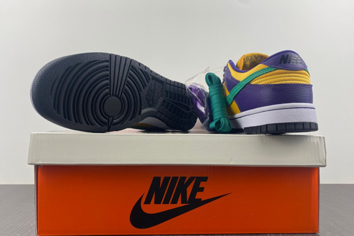 Nike Dunk Low LX Lisa Leslie DO9581-500