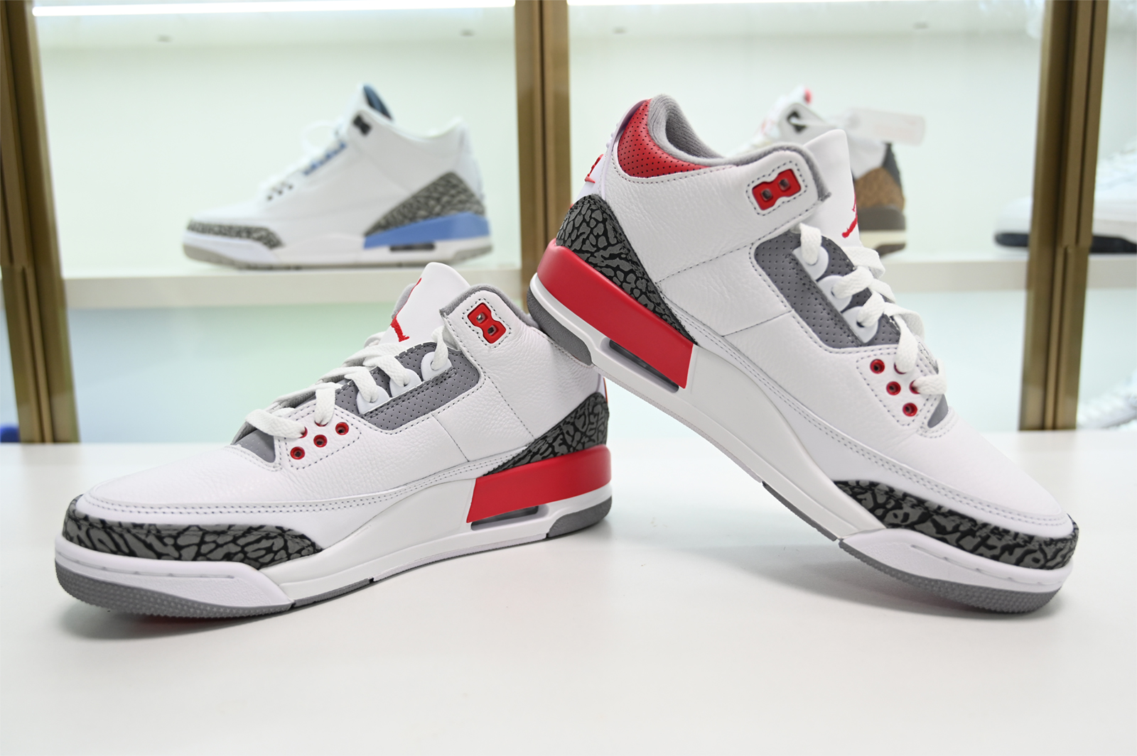 Air Jordan 3 OG “Fire Red” DN3707-160