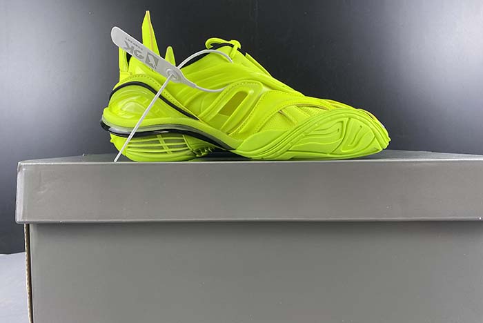 Balenciaga Green Tyrex Sneakers 617535 W2UA1 7320