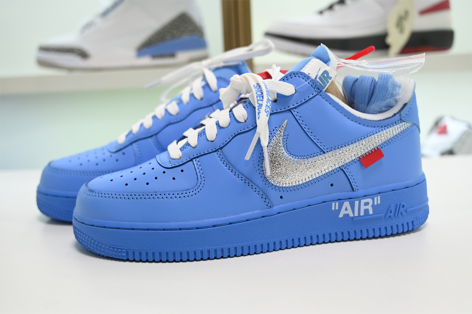 Off-White  NIKE AIR FORCE 1 MCA BLUE CI1173-400