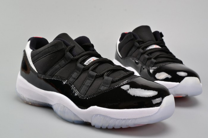 AIR JORDAN 11 RETRO LOW