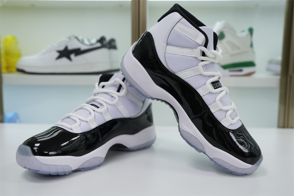 Air Jordan 11 Retro Concord