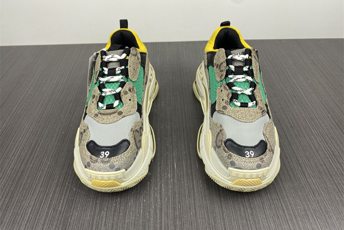 *BALENCIAGA 1.0 681067 UMO20 9766