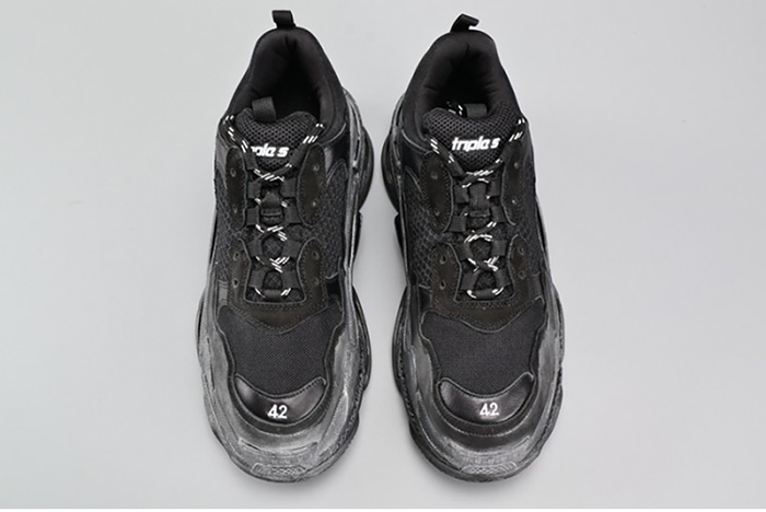 BALENCIAGA BLACK TRIPLE S TRAINER W06G01001