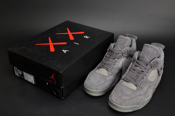KAWS x Air Jordan 4