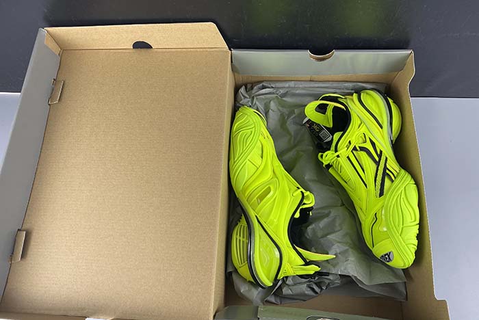 Balenciaga Green Tyrex Sneakers 617535 W2UA1 7320