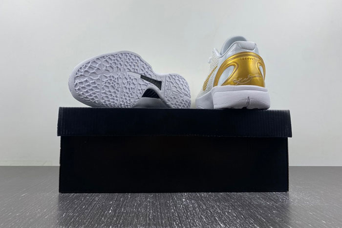 NIKE Zoom Kobe VI GOLD 429659-108