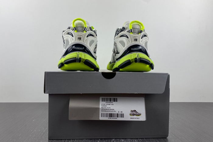 BALENCIAGA -Runner 7.0 Sneaker