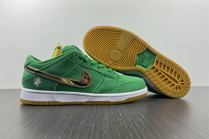 Nike SB Dunk Low " St. Patrick