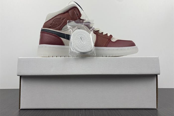 Air Jordan 1 Mid “Anti-Gravity Machines”  DM9601-200