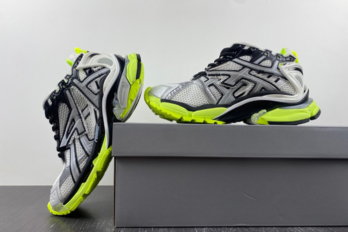 BALENCIAGA -Runner 7.0 Sneaker