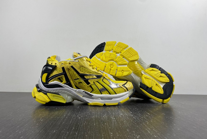 Balenciaga 7.0 TRACK 677402-W2RD3-0510