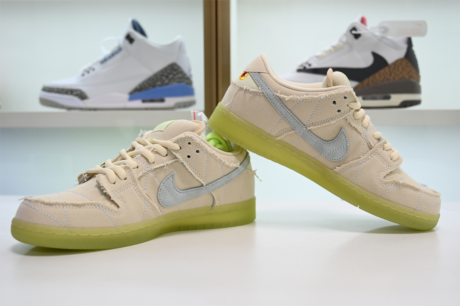 Nike SB Dunk Low Mummy DM0774-111