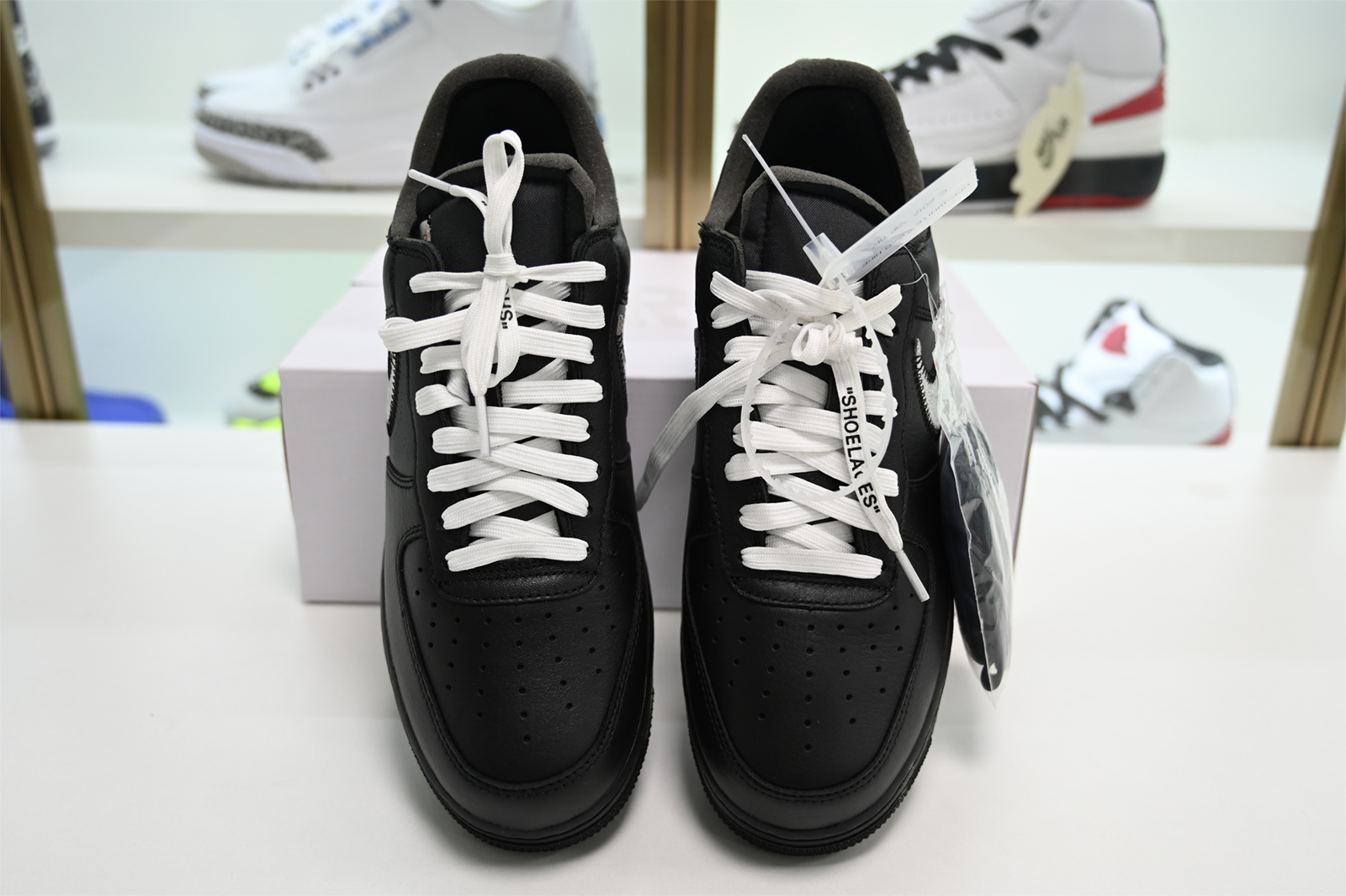 Off-White x MoMA x Nike Air Force 1 07 Low Black AV5210-001