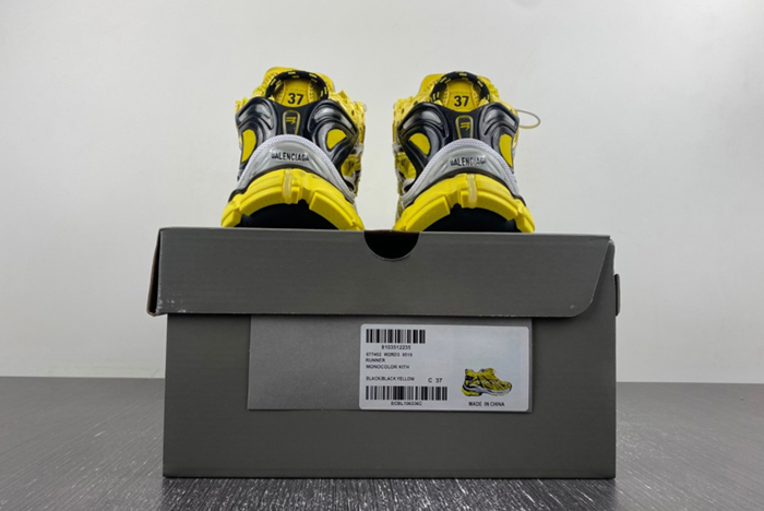 Balenciaga 7.0 TRACK 677402-W2RD3-0510