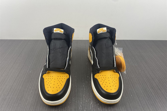 Air Jordan 1 High OG “Yellow Toe” 555088-711