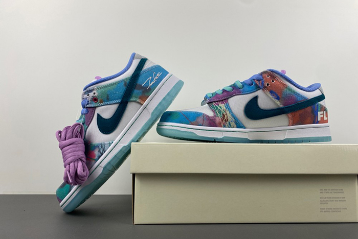 Futura Laboratories x Nike SB Dunk Low HF6061-400
