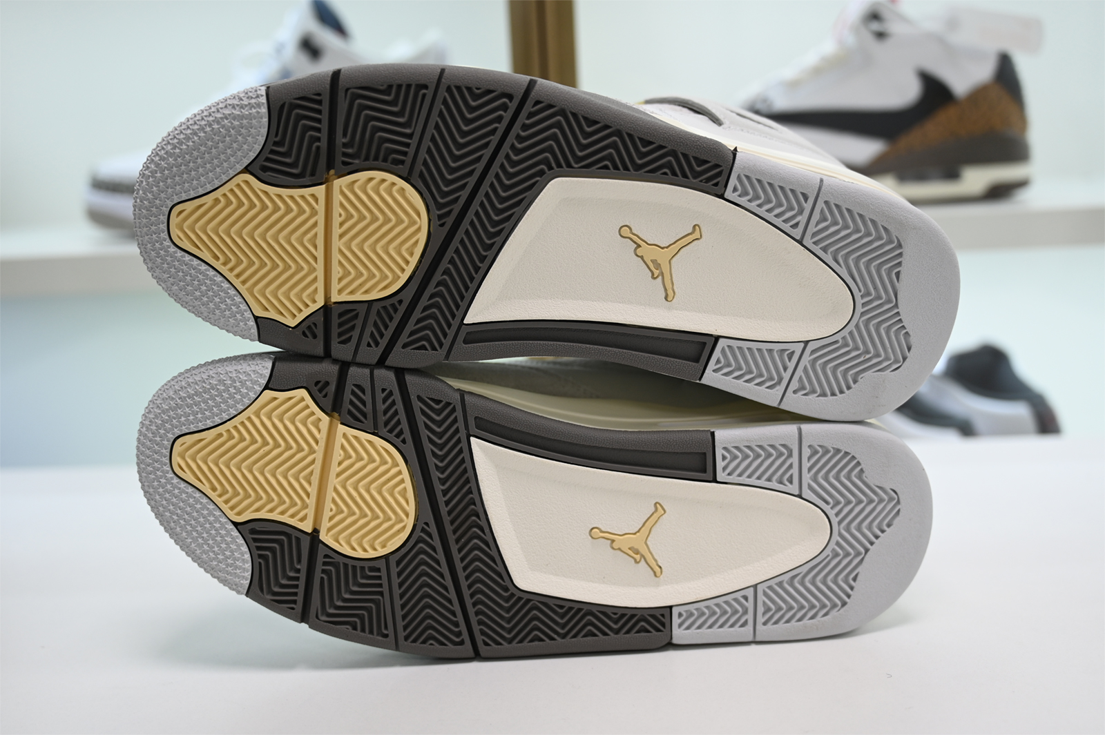 Air Jordan 4 SE Craft “Photon Dust” DV3742-021