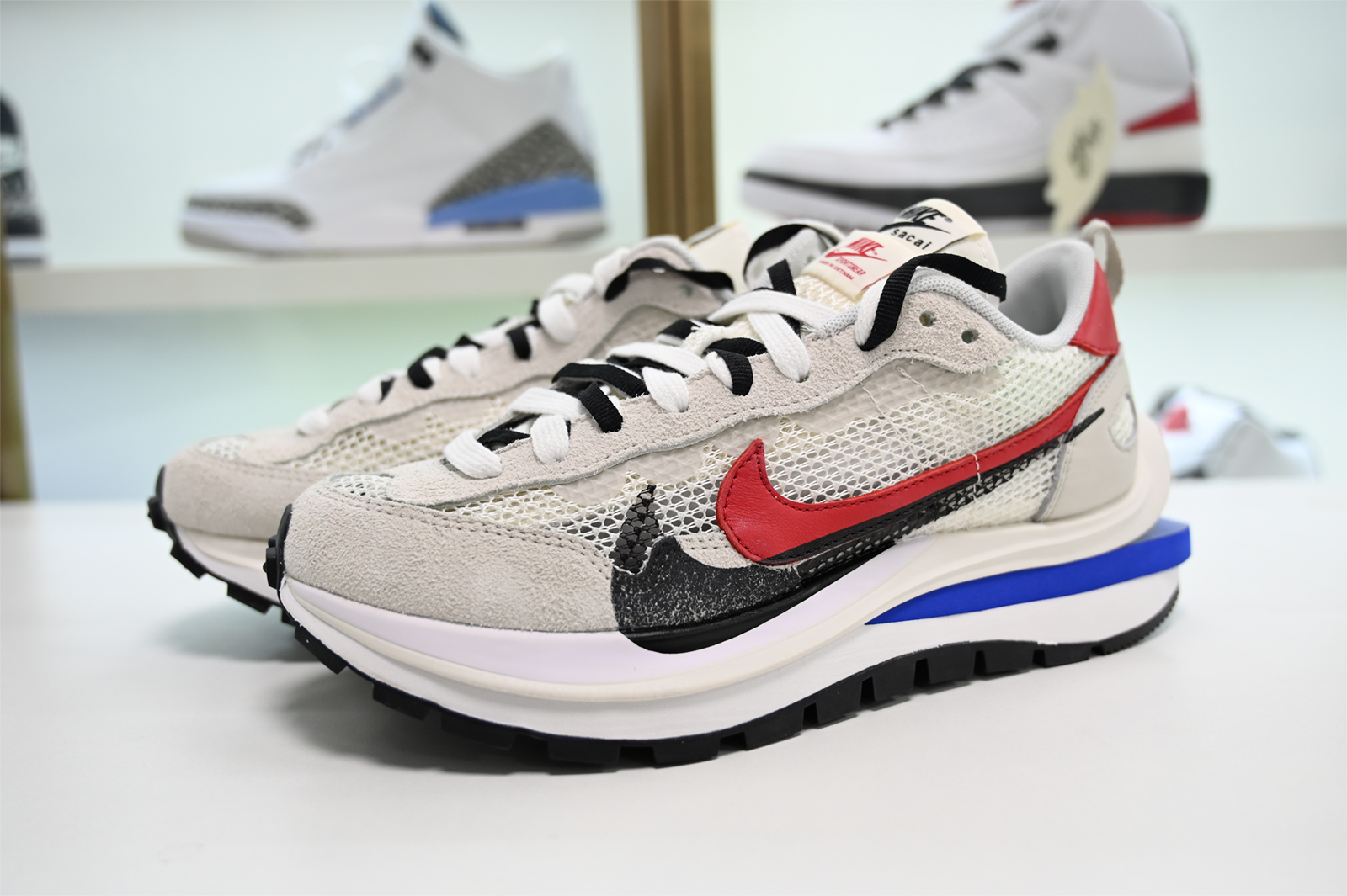 Sacai x Nike white red CV1363-100