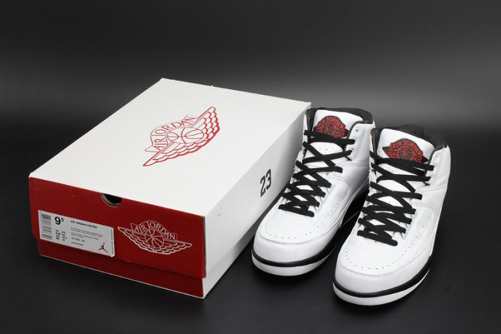 AIR JORDAN 2 RETRO UNC"Alumni" mens 917360-105