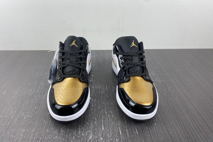 Jordan 1 Low SE Gold Toe (GS) - DR6970-071