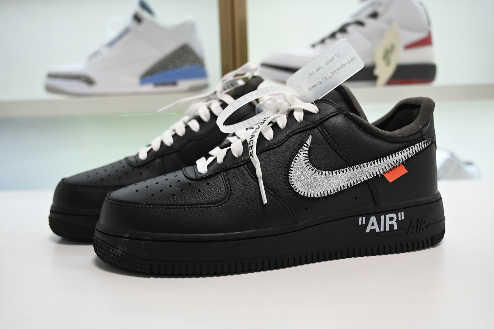 Off-White x MoMA x Nike Air Force 1 07 Low Black AV5210-001