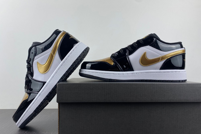 Jordan 1 Low SE Gold Toe (GS) - DR6970-071