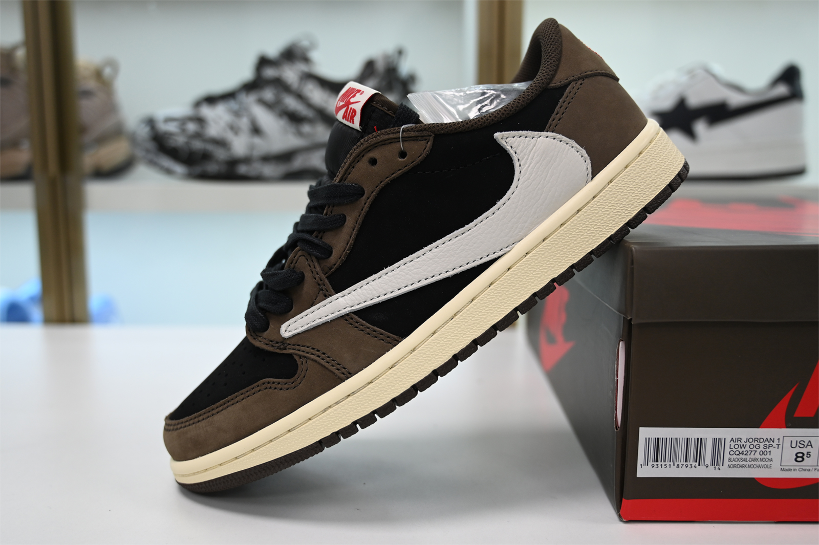 TRAVIS SCOTT AIR JORDAN 1 LOW DARK MOCHA CQ4277-001