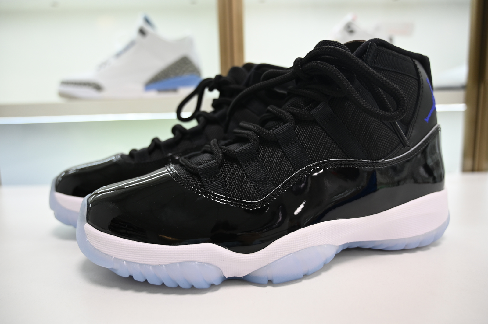 Jordan 11 Retro Space Jam (2016) - 378037-003