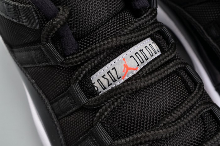 AIR JORDAN 11 RETRO LOW