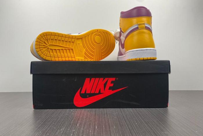 Air Jordan 1 High OG “Brotherhood” 555088-706