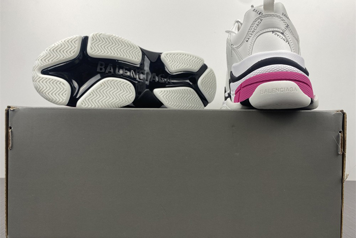 Balenciaga Triple S Black Sneaker  524039 W2FA4 9155