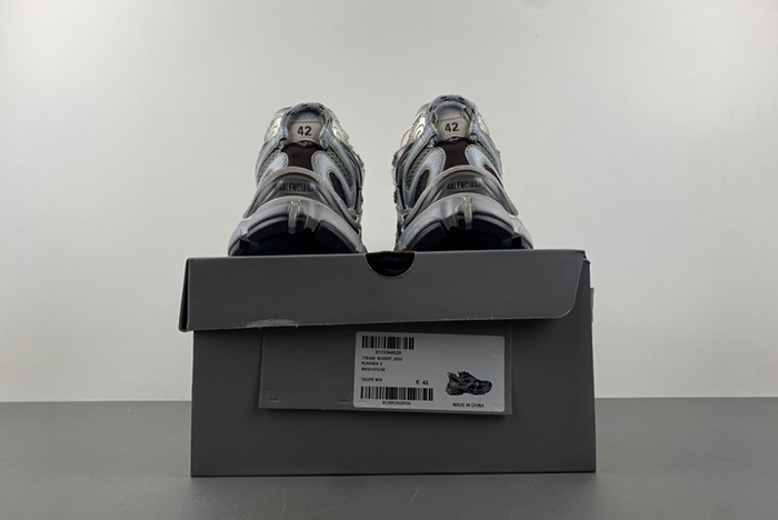 Balenciaga 7.5-2 779066-W3RBXP-2000