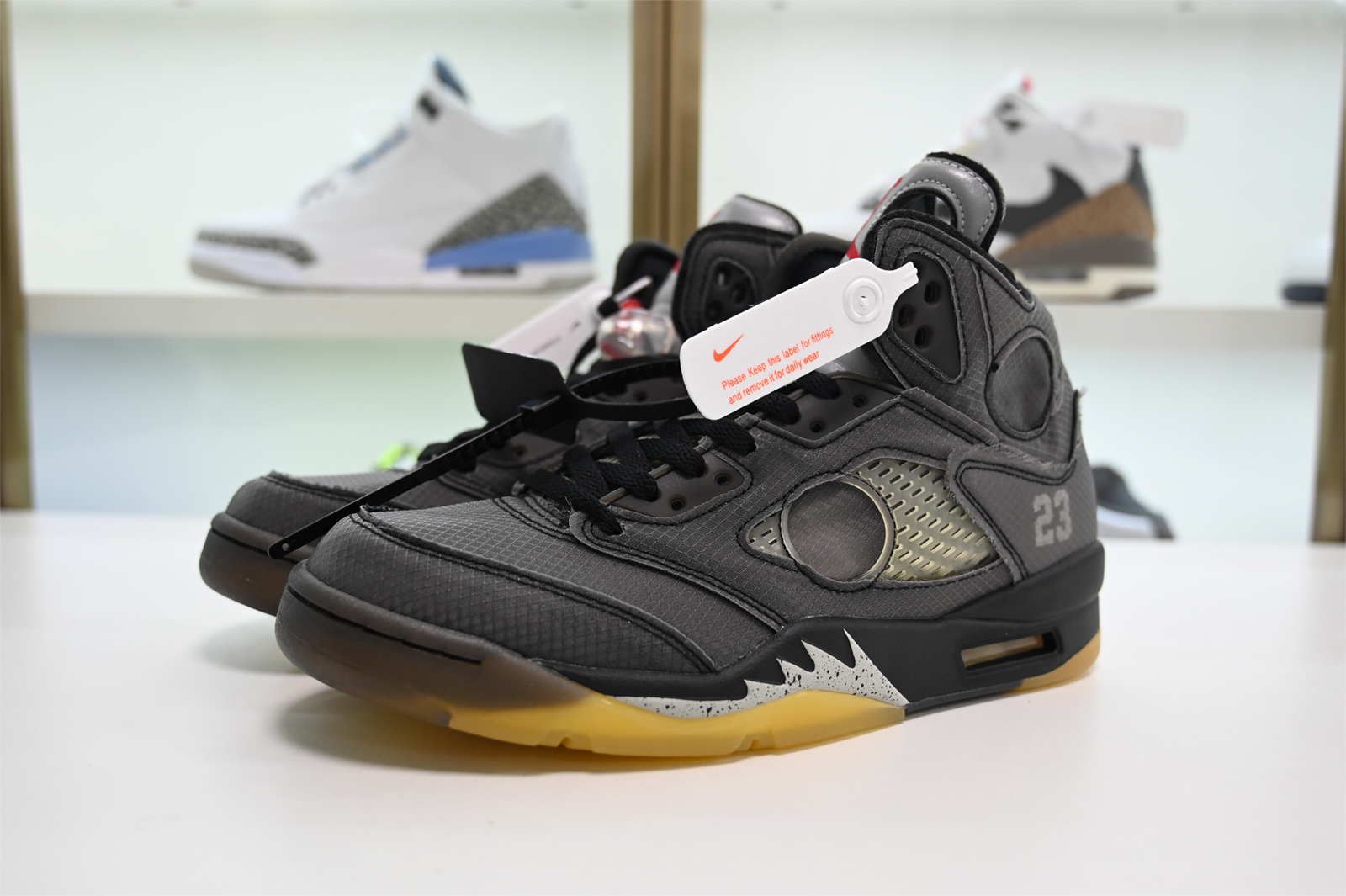 Off-White AIR JORDAN 5 SP BLACK MUSLIN FIRE RED CT8480-001