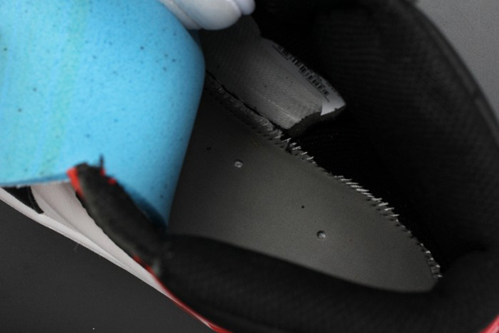 AIR JORDAN 1 High OG "Black Toe" white/ black-varsity red mens 555088-125