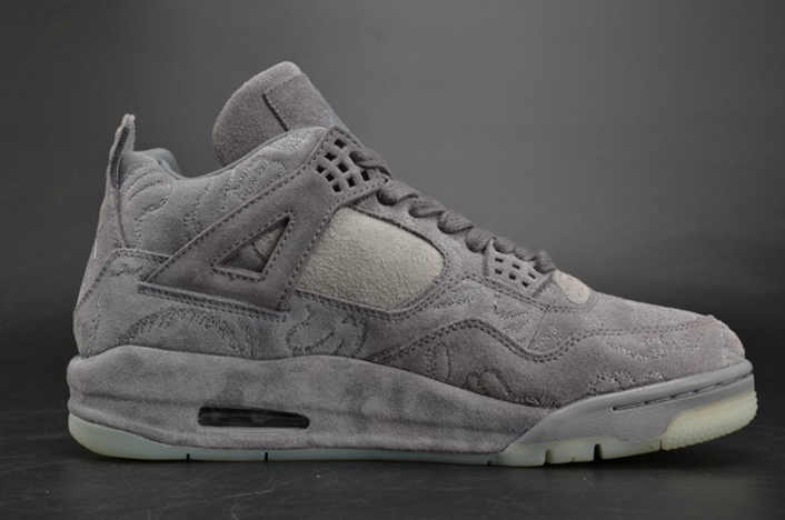 KAWS x Air Jordan 4