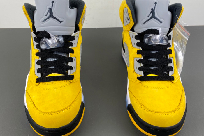 Air Jordan 5  Tokyo IO3372-700